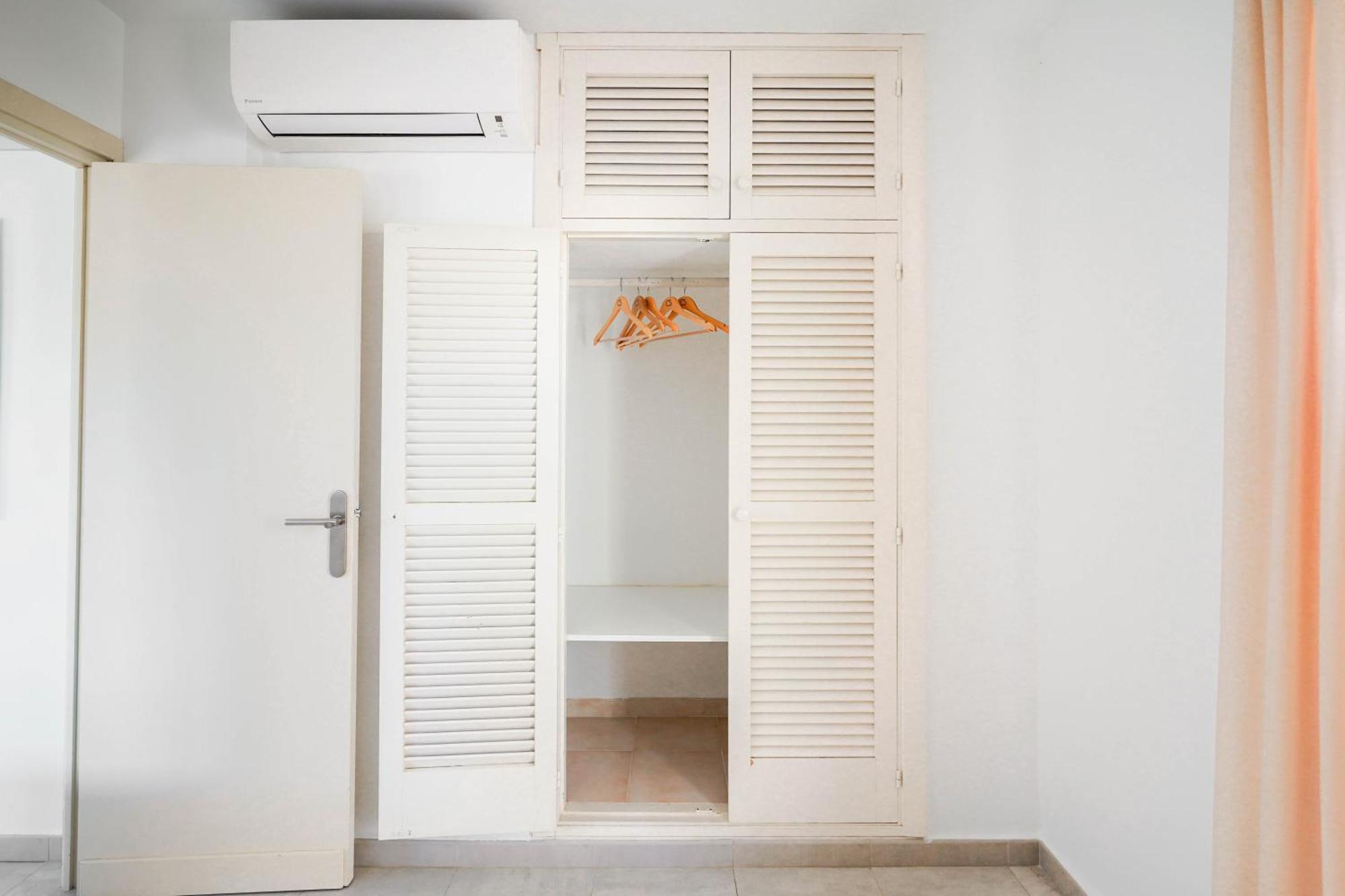 Apartamentos Es Calo Екстериор снимка