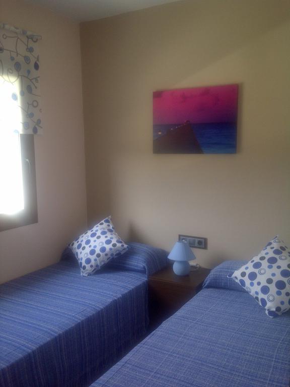 Apartamentos Es Calo Стая снимка
